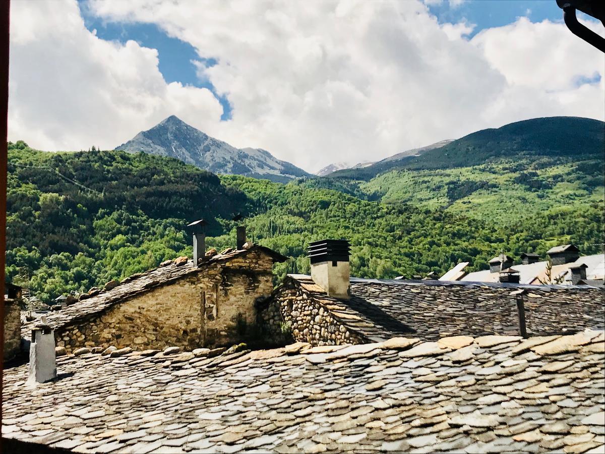 Bpirineos-Las Plazas Benasque Esterno foto